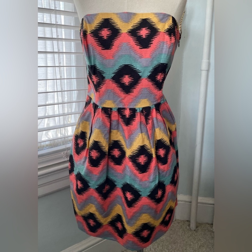 Stapless dress